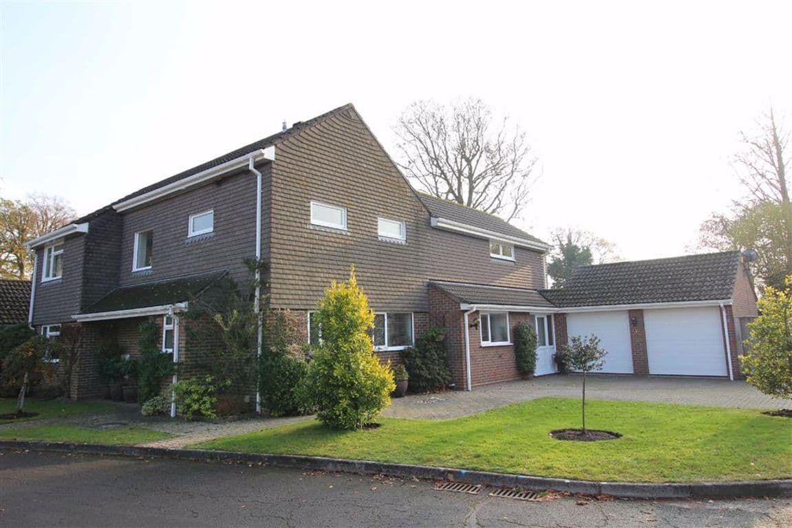 4 bed detached in New Milton