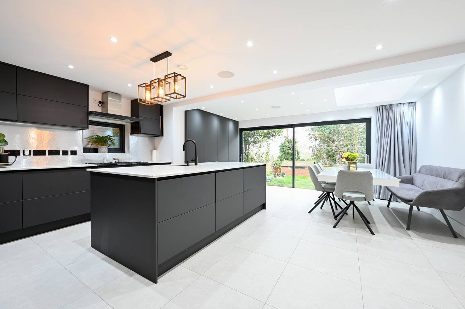 4 bed detached in Chertsey