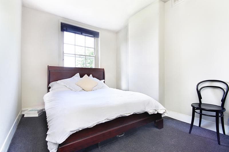 2 bed flat in Greater London