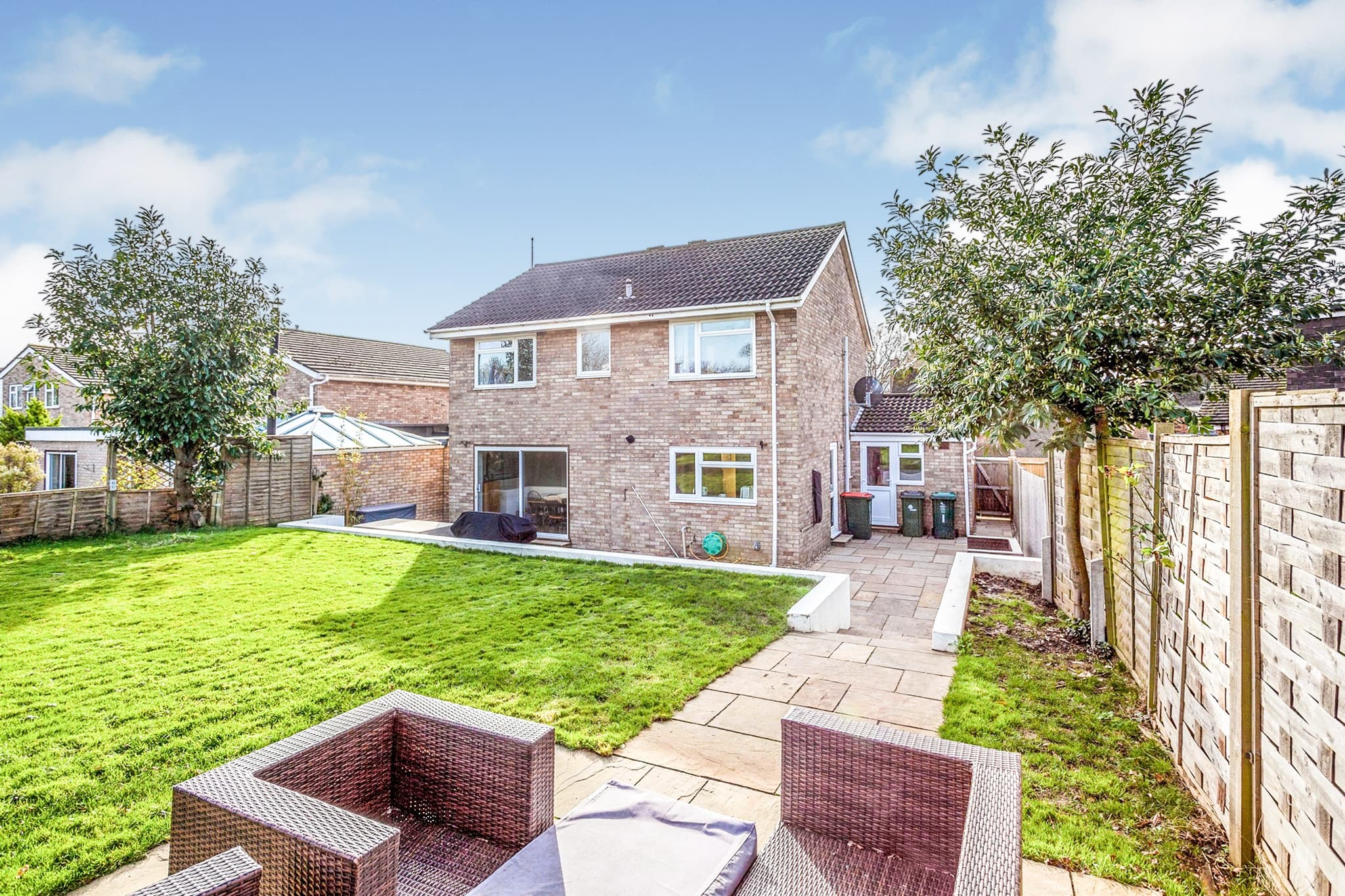 3 bed detached in Bewbush