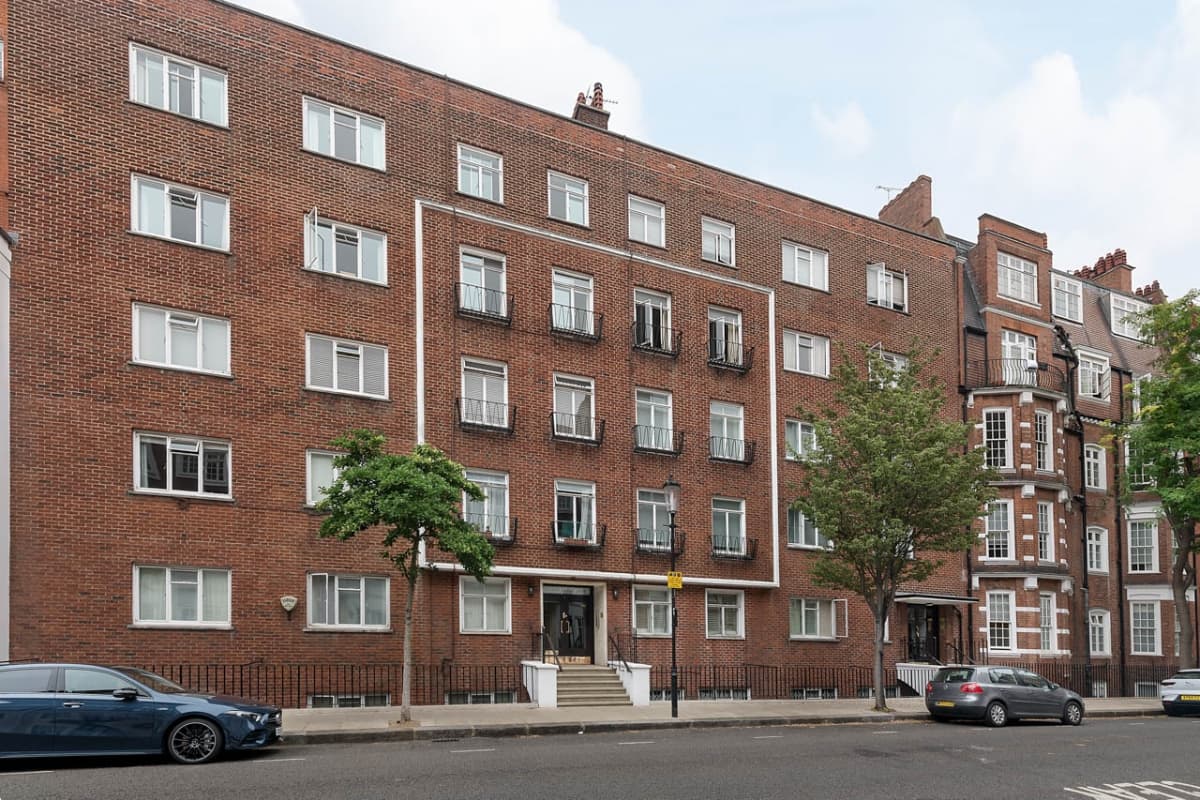 4 bed flat in Chelsea