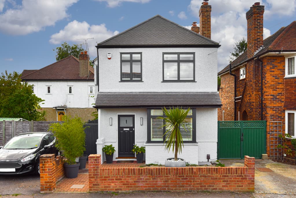 4 bed detached in Long Ditton