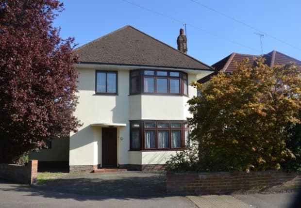 4 bed detached in Ashtead