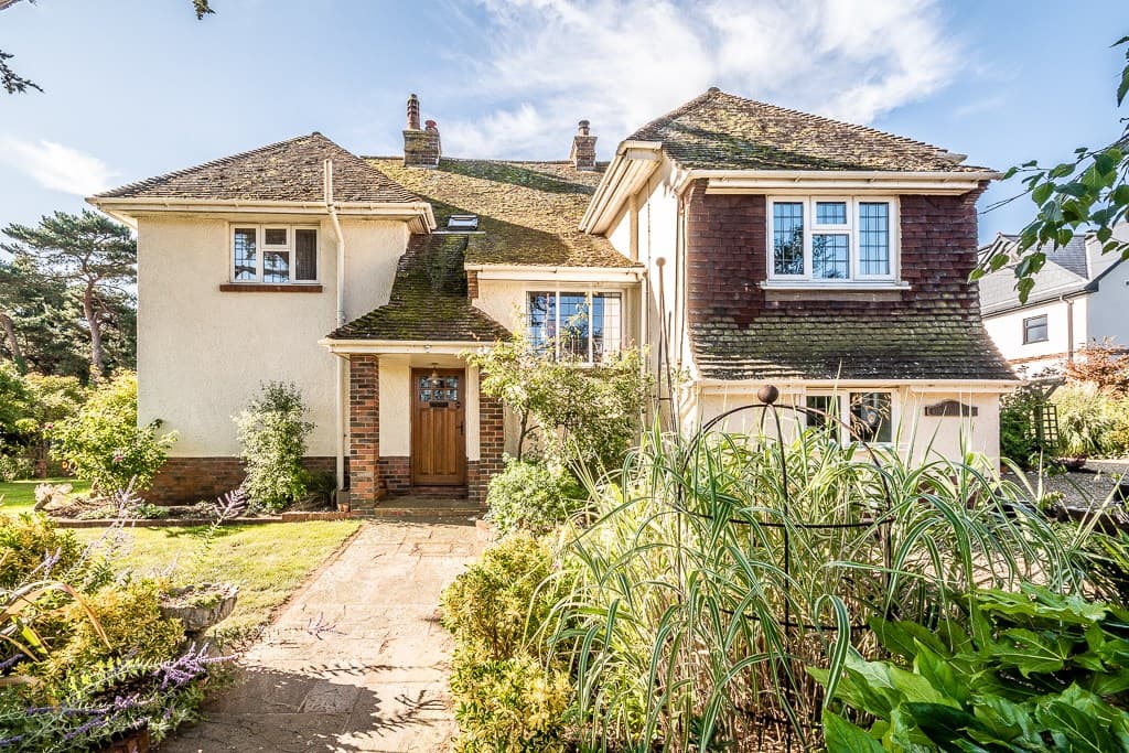 4 bed detached in Budleigh Salterton