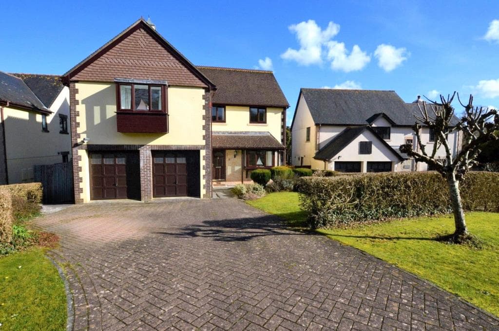 4 bed detached in Ashprington