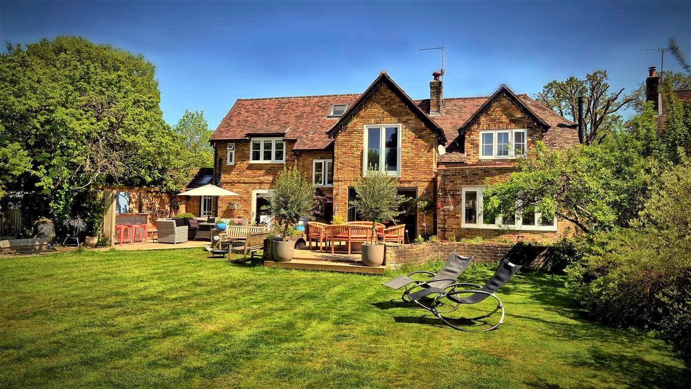 4 bed detached in Brook