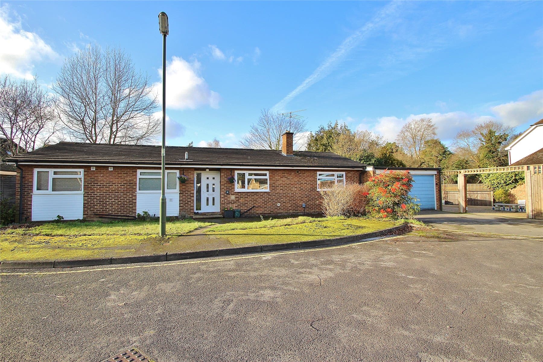 4 bed detached in Goldsworth Park