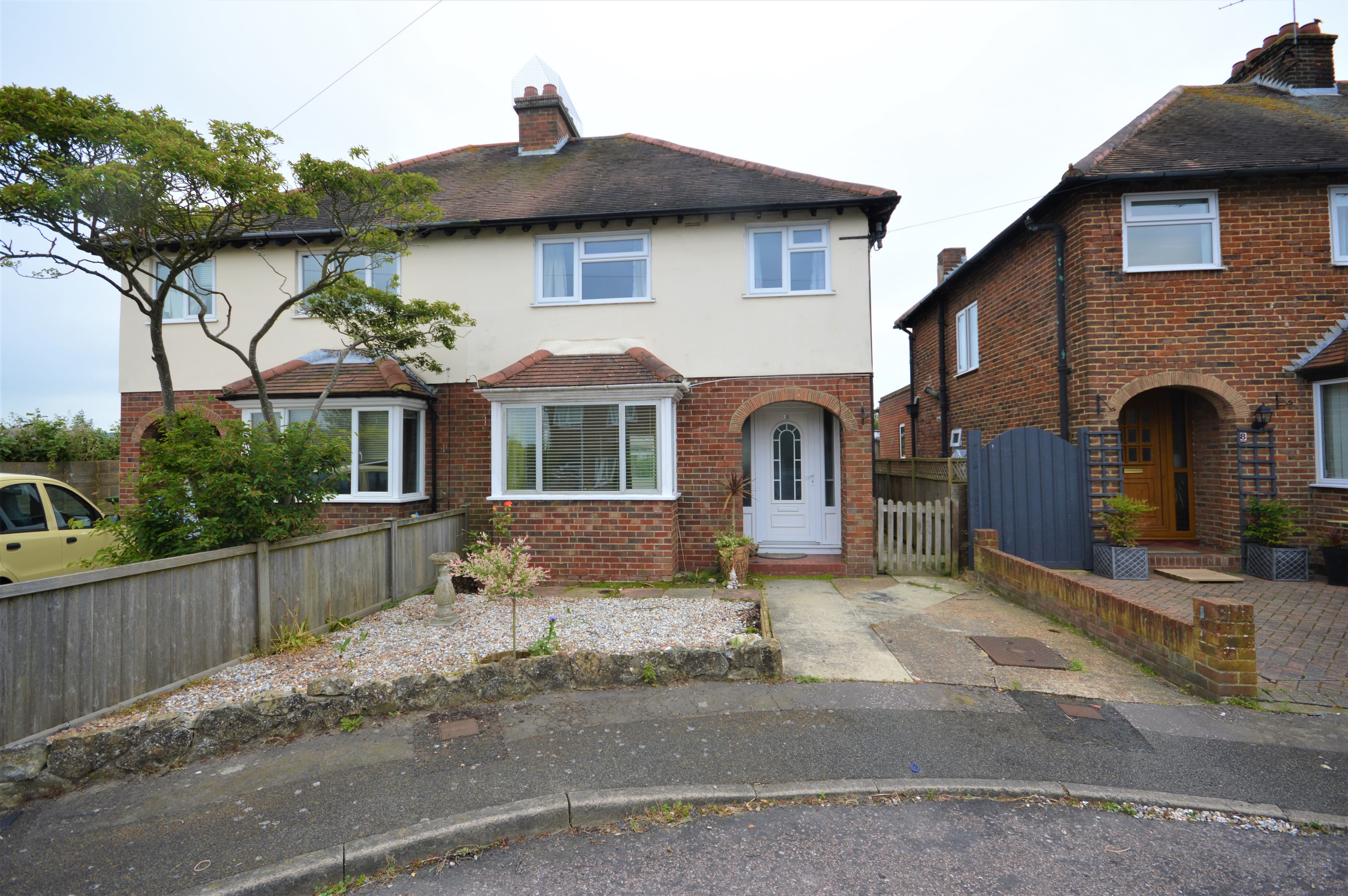 3 bed semi detached in Folkestone, Kent