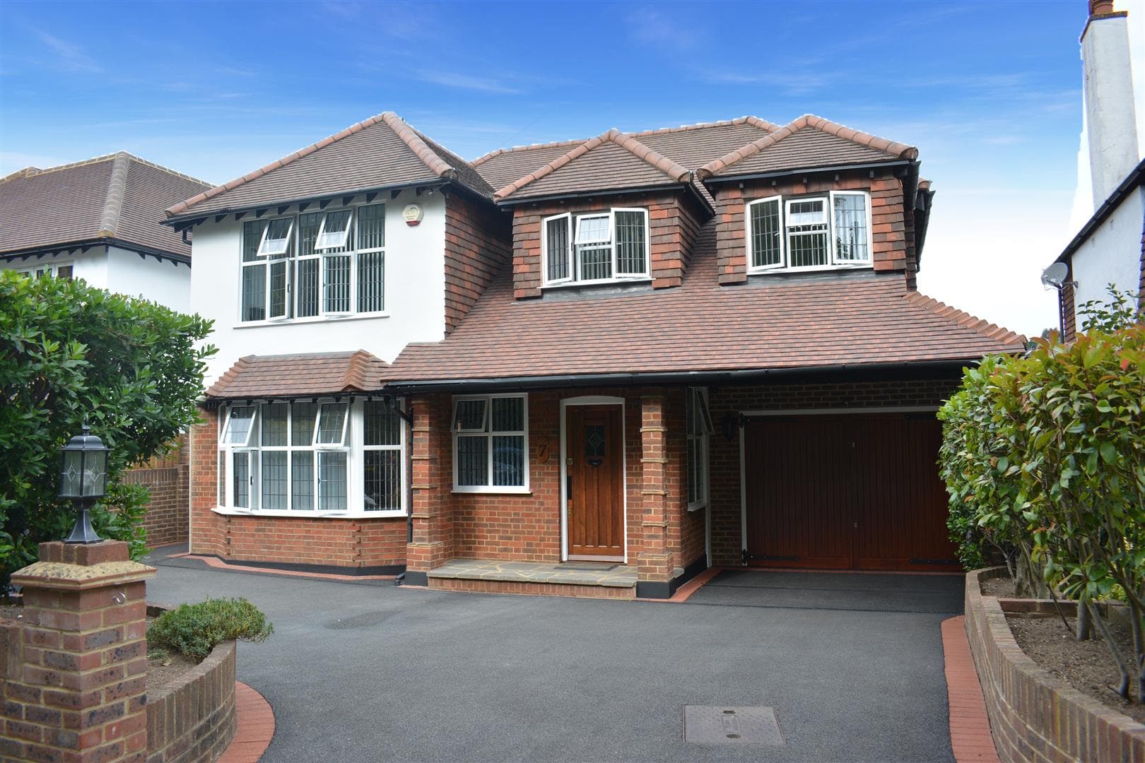 2 bed detached in Epsom Downs