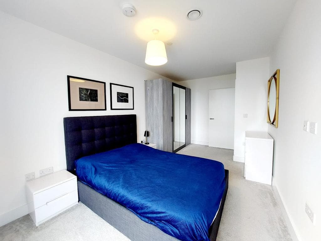 4 bed flat in Laleham