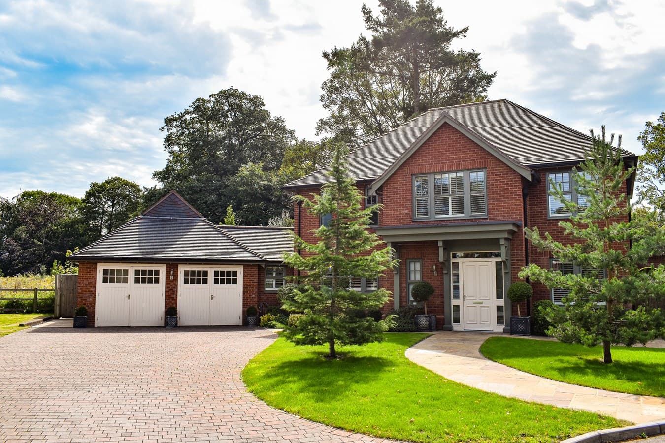 4 bed detached in Winkton