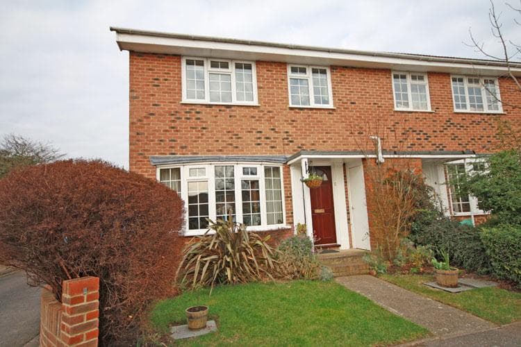 4 bed terraced in Hampton