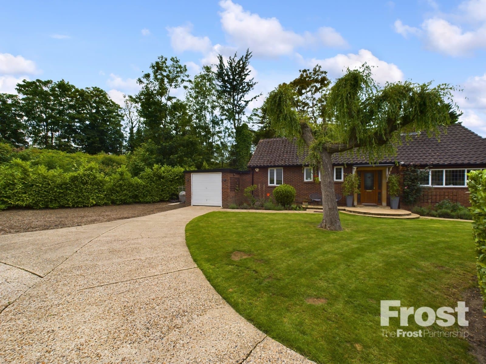 4 bed detached in Laleham