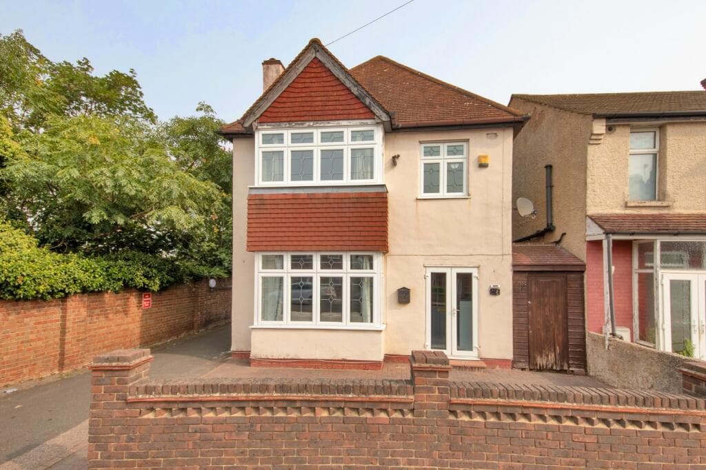 3 bed semi detached in Northfleet